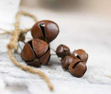 Bells on Jute Cluster - The Fox Decor